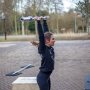 "Zelf ben ik alweer wat jaartjes hooked aan krachttrainen. Dit is trainen met – extra – weerstand, vaak met sterker worden als doel. Dit kan begeleid, met de machines die je kent uit de gym, of met zogenaamde Free Weights zoals dumbbells, kettlebells, barbells. Van die Free Weights gaat mijn hartje sneller kloppen. Deze manier van sporten is naast heel interessant, ook enorm goed voor je. Hier een paar redenen die ik je als trainer mee wil geven om zelf ook in de gewichten te gaan hangen." Link in bio! @fitbyvictoire 🏋️‍♀️
