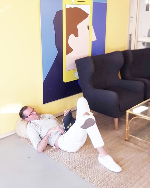 This is how I stay sane and relaxed on stressful days; I either go for walking meetings or I find a place where I can lay down AND work... photo by @theofficespa #tnwlife