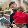 Aanstaande vrijdag ben ik op de Negenmaandenbeurs. Om 15u lees ik gedichten voor uit ons boek Langs de lange Lindelaan. Op de stand van @pampers_nl Na het voorlezen is er tijd om met elkaar in gesprek te gaan. En om boeken te signeren, want Pampers geeft er die middag maar liefst 100 weg. Dus ben je op de Negenmaandenbeurs, kom dan vooral even langs.