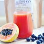 Deze papaya proteïne smoothie is supergezond dankzij het gehalte aan vezels, calcium, fosfor, ijzer, papaïne, thiamine, niacine, en vitaminen! Enjoy. 😍

Ingrediënten
– Papaya
– Banaan
– 100 ml Sinaasappelsap
– 1 scoop Ekopura Natural Vegan Protein Blueberry
– Blauwe bessen

Bereiden
Schil de papaya en verwijder de pitjes uit het midden. Snijd de papaya in stukken en doe dit samen met de banaan, sinaasappelsap en Ekopura in de blender. Serveer in een glas en genieten maar!